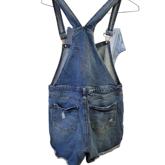 Overall - Picture 2 of 2
